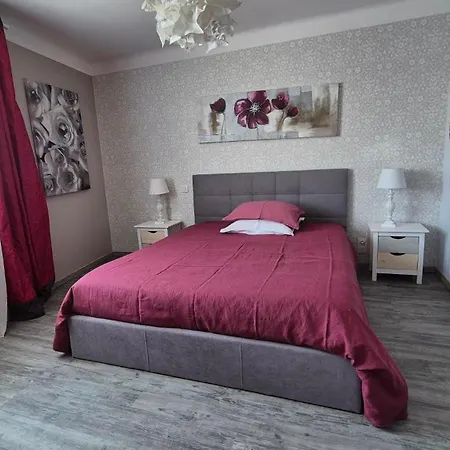 Holiday home Locagites82